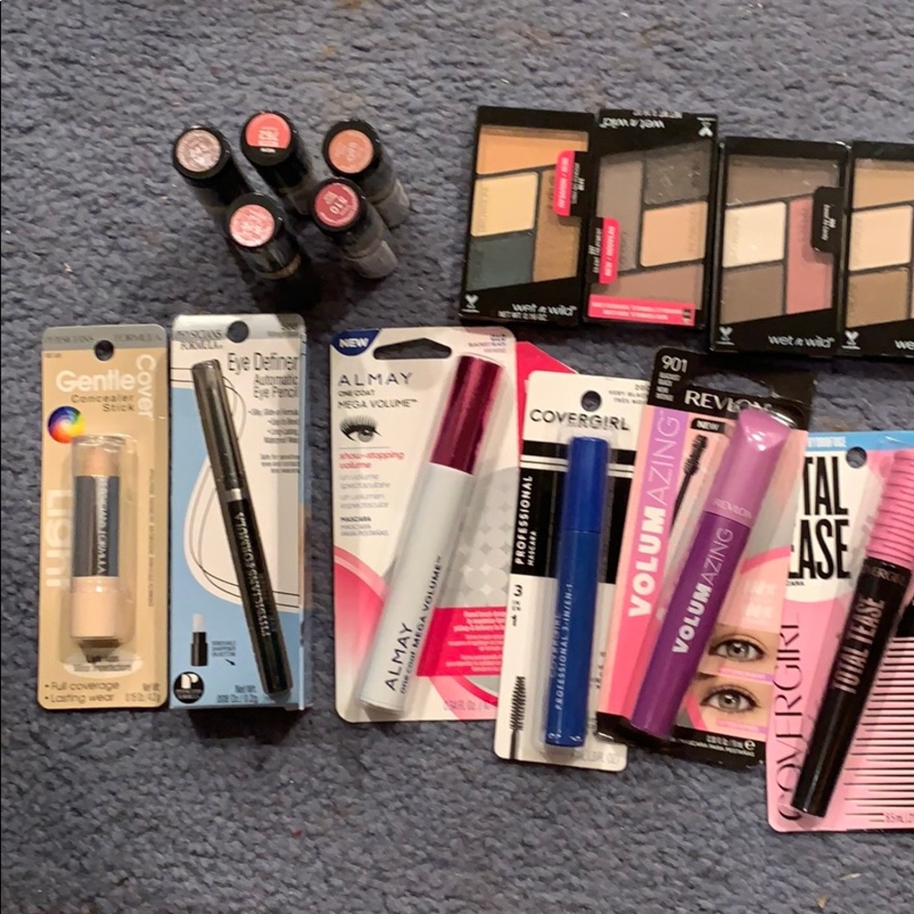 Makeup bundle for Hudson